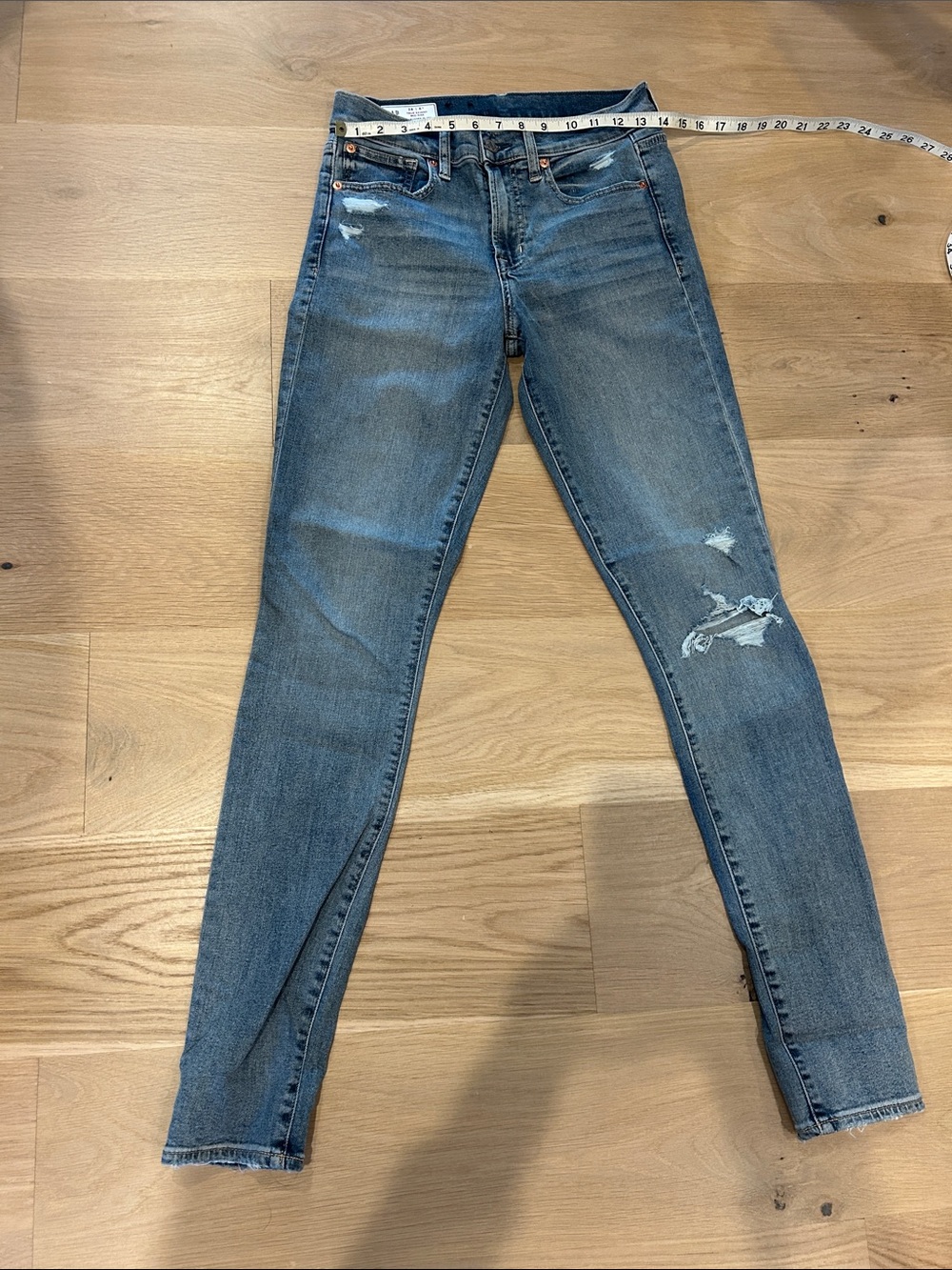 NWOT Gap True Skinny Mid-rise 6T Women’s Distressed Skinny Jeans - Blue